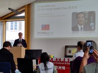 Foto der Preisverleihung an Ryyan Alshebl