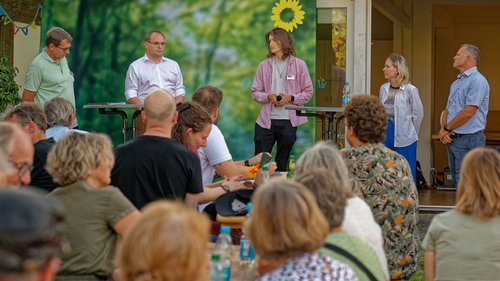 Die Gäste sprechen am Podium