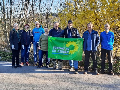 Die Freiwilligen den OV Calw mit ihren Müllsäcken