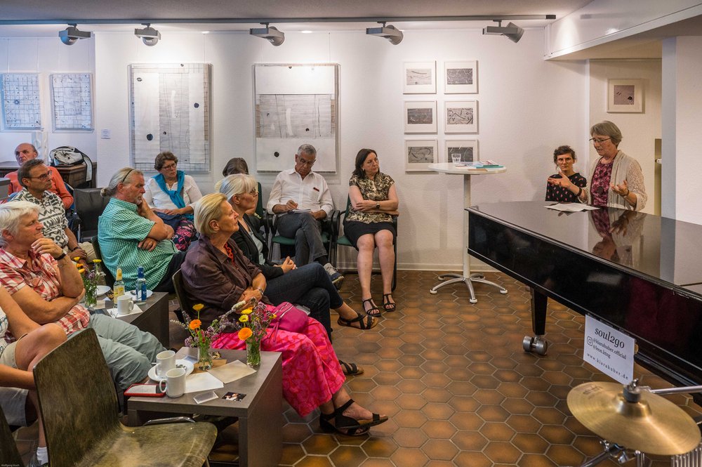 Stefanie Seemann referiert über die Bedeutung von Feminismus und Kultur in ihrer Politik