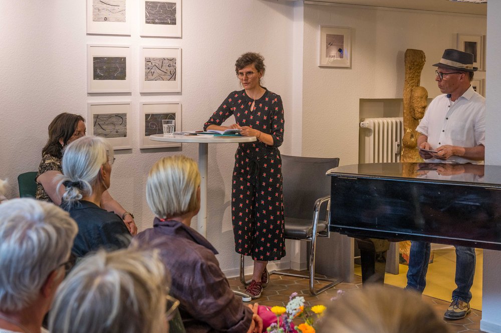 Die Schriftstellerin Lucia Leidenfrost liest in der Kulturapotheke