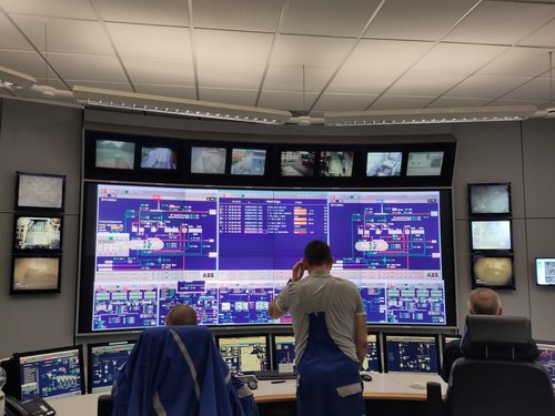 Die großen Computer der Schaltzentrale