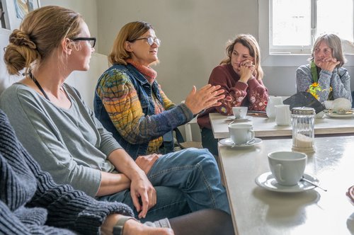 Thüringer und Baden-Württemberger GRÜNE treffen sich in einem Café
