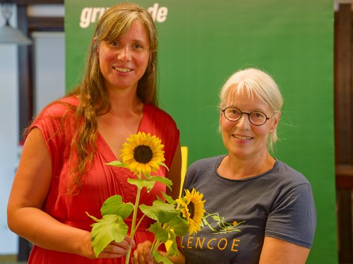 Unsere frisch wiedergewählte Sprecherinnen Lena Abdi und Anke Much