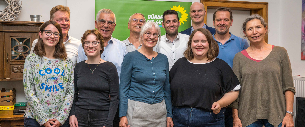 Ricarda lang und grüne Lokalpolitiker/innen treffen sich in Altensteig im August 2023